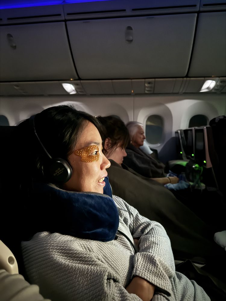 Using Eye Sabai patches on a long-haul flight
